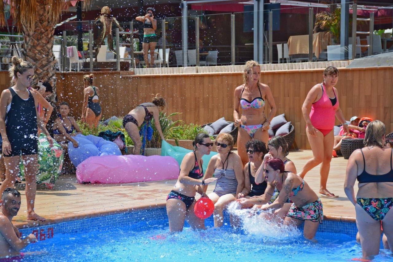 Don Angel - Adults Recommended Hotell Santa Susanna Exteriör bild