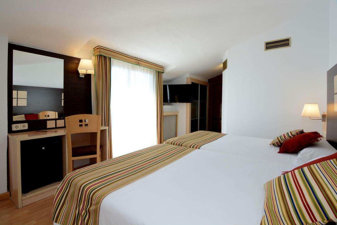 Don Angel - Adults Recommended Hotell Santa Susanna Exteriör bild